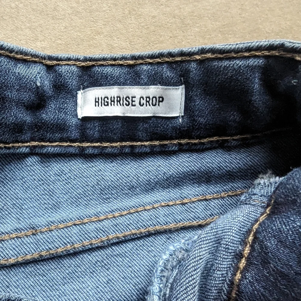 William Rast High Rise Crop Jeans - Picture 7 of 8
